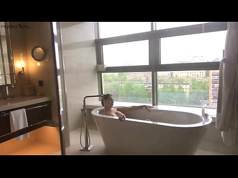 ❤️ Riesiges Babe wichst leidenschaftlich ihre Muschi im Badezimmer ️❌ Porno bei de.porn33.top ️❤
