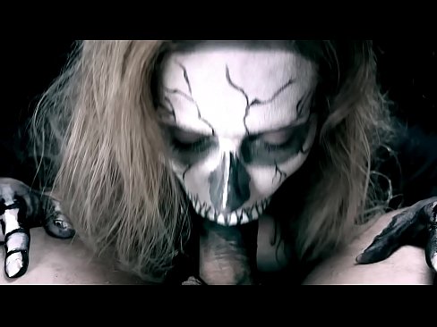 ❤️ Dämonenmädchen lutscht Schwanz mit ihrem schwarzen Mund und schluckt Sperma. ️❌ Porno bei de.porn33.top ️❤